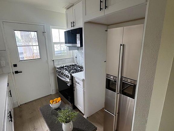3rd image of 9671 Maureen Dr #D