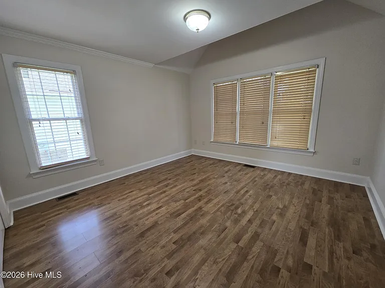 102 White Oak Dr — Photo 15