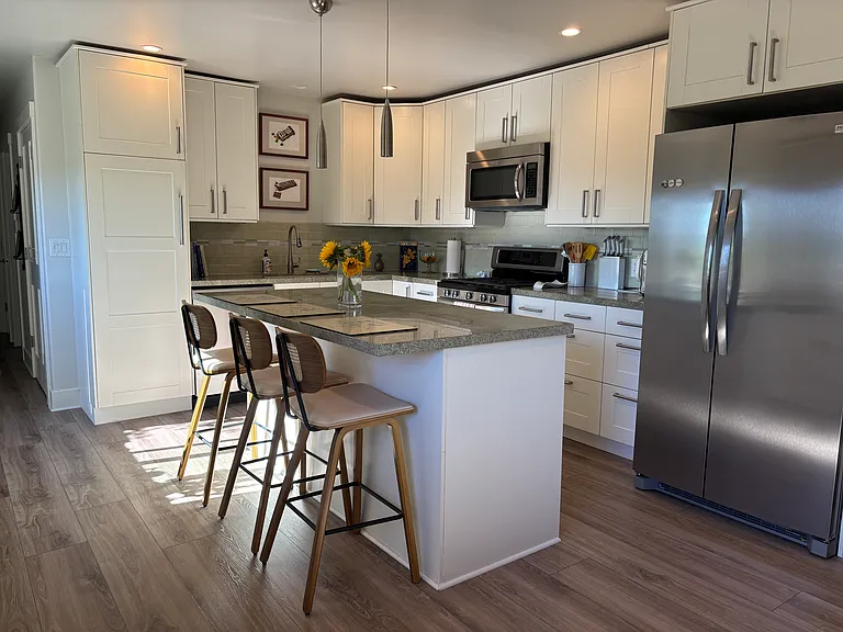 550 Scenic Dr #A — Photo 3
