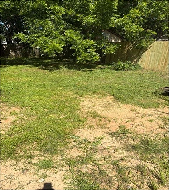 1st image of 208 S Ruth Ave