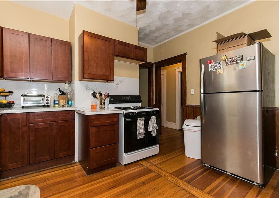 1st image of 86 Pembroke Ave