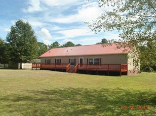 525 Luther Banks Rd, Richlands, NC 28574