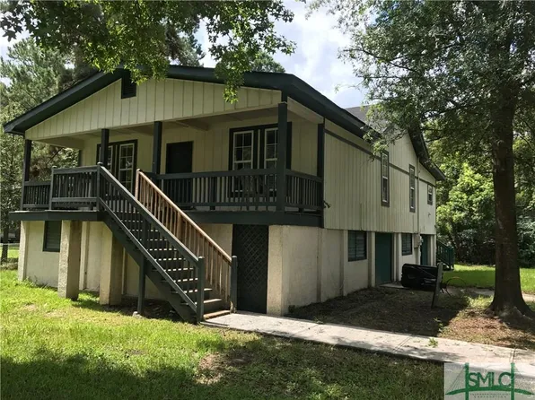 54 1st St, Richmond Hill, GA 31324