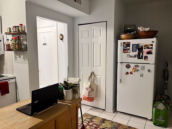 5th image of 4405 N Clark St #2E
