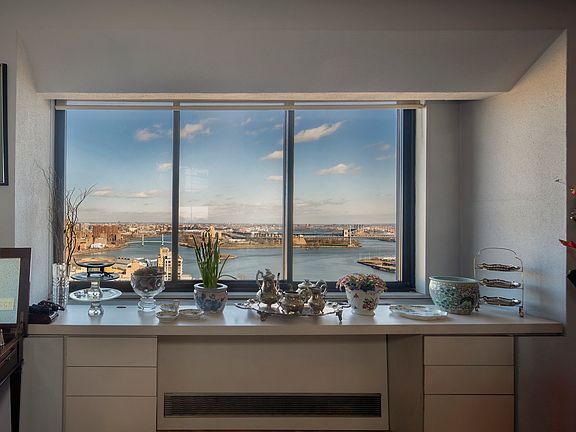 4th image of 60 E End Ave APT 38C