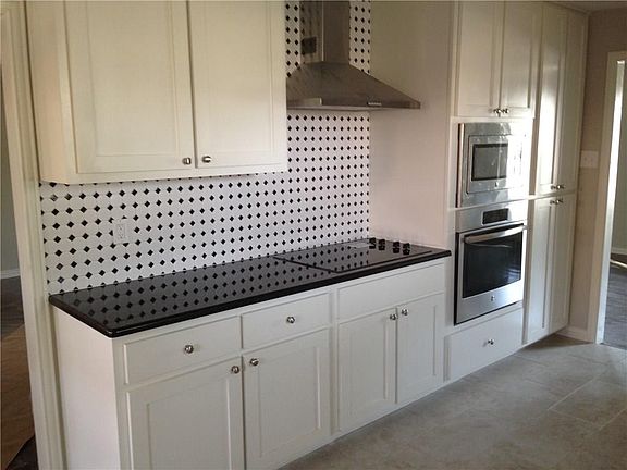 2nd image of 1019 Inwood Dr