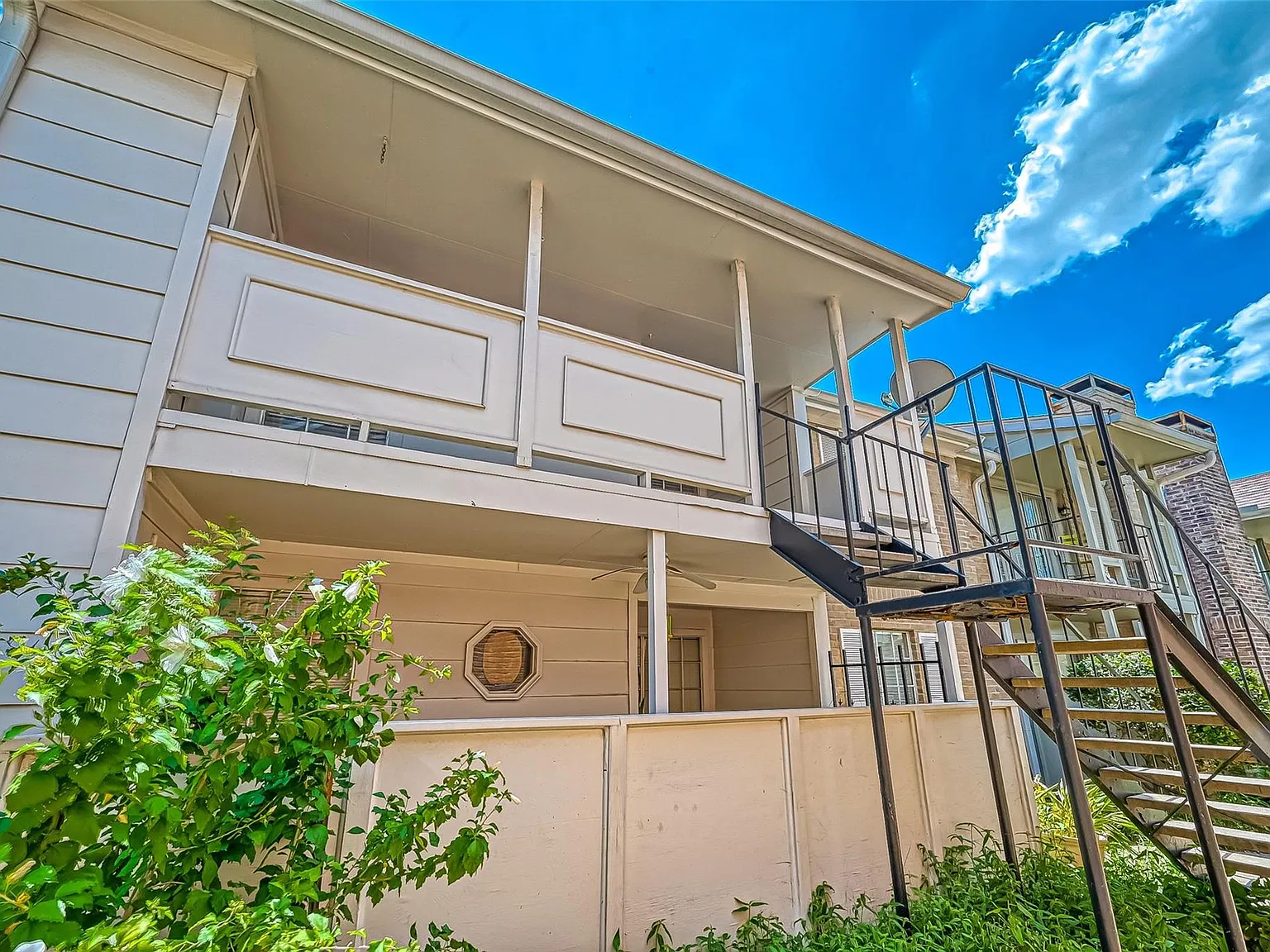 2 bed, 2.0 bath, 1043 sqft, $1,450 — Photo 3