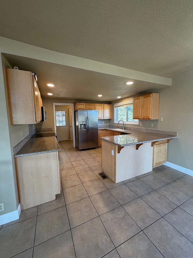 Live in the trees! Full Solar! Great home in Lake of the Pines! — Photo 4