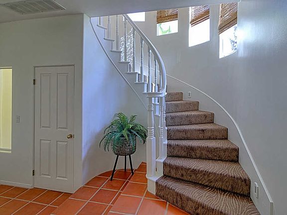 4th image of 371 Artemisia Ave