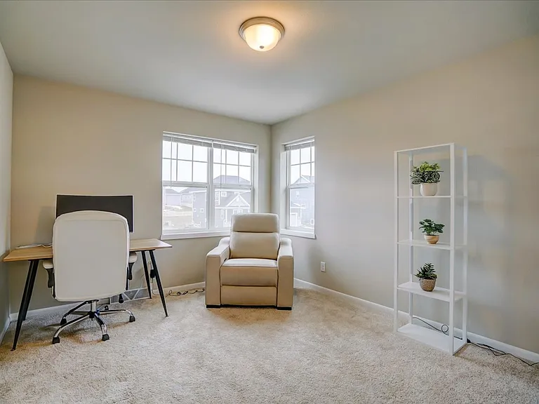 601 Tawny Elm Pkwy — Photo 20
