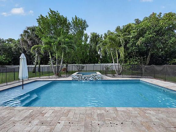 4th image of 7050 Limestone Cay Road