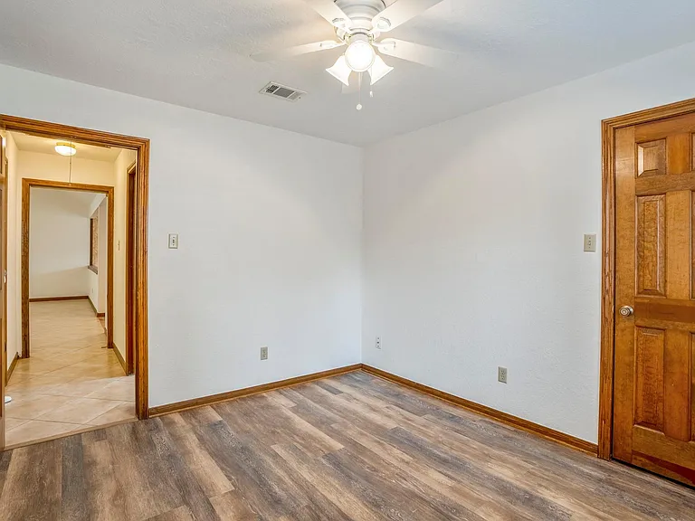 38 Devonshire Dr — Photo 29