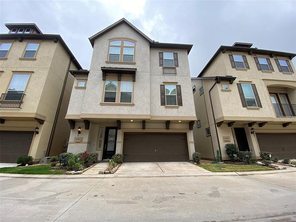1st image of 12222 Oxford Crescent Cir