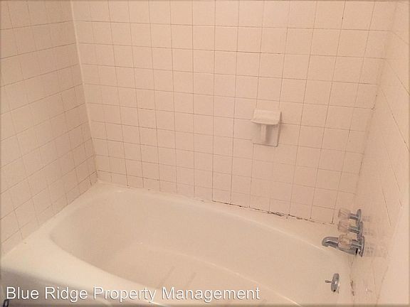 5th image of 649 Lovedale Dr APT 3