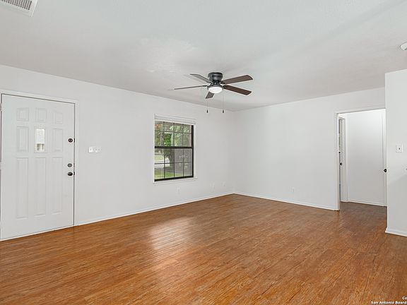 3rd image of 109 OAK GROVE
