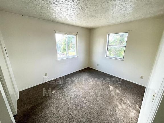 3rd image of 4911 Ash St #9
