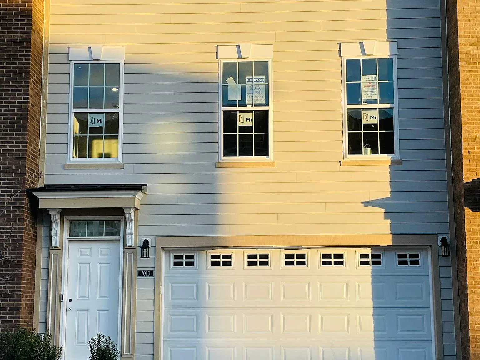 3 bed, 3.5 bath, 2346 sqft, $2,730 — Photo 1