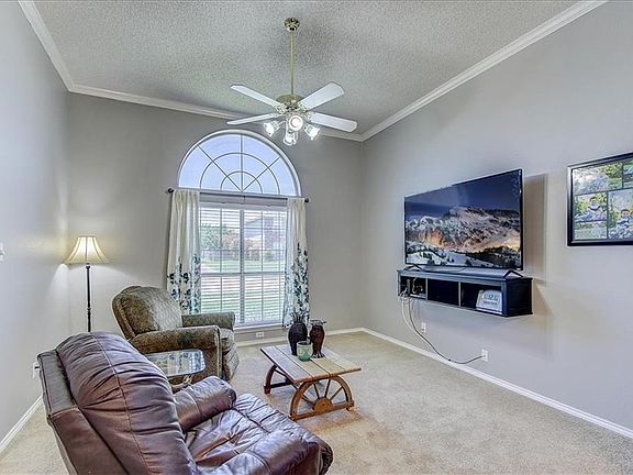 5th image of 2804 Peak Dr