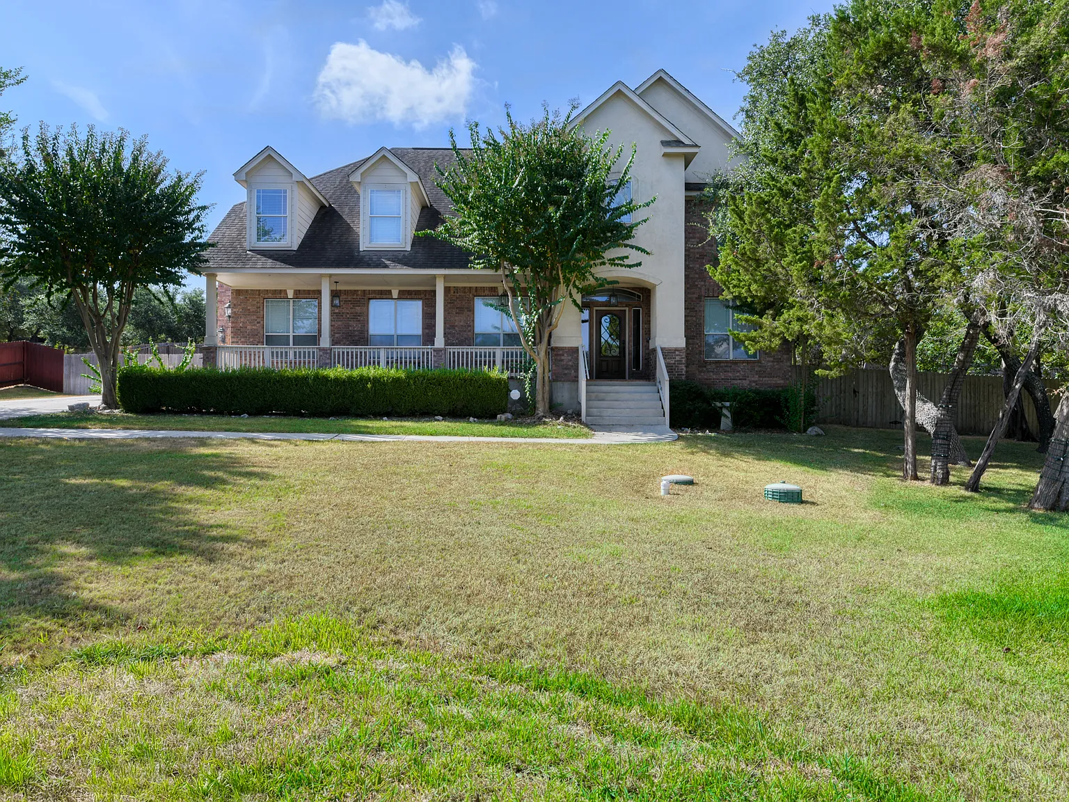 5 bed, 3715 sqft, $3,995 — Photo 1