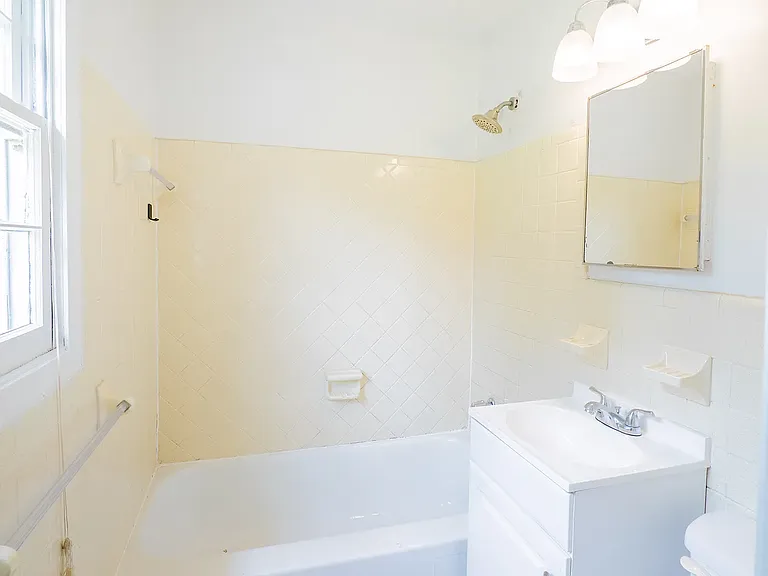 1671 Hunley Ave #B — Photo 10