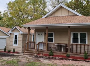 5517 Essex Rd, Lisle, IL 60532