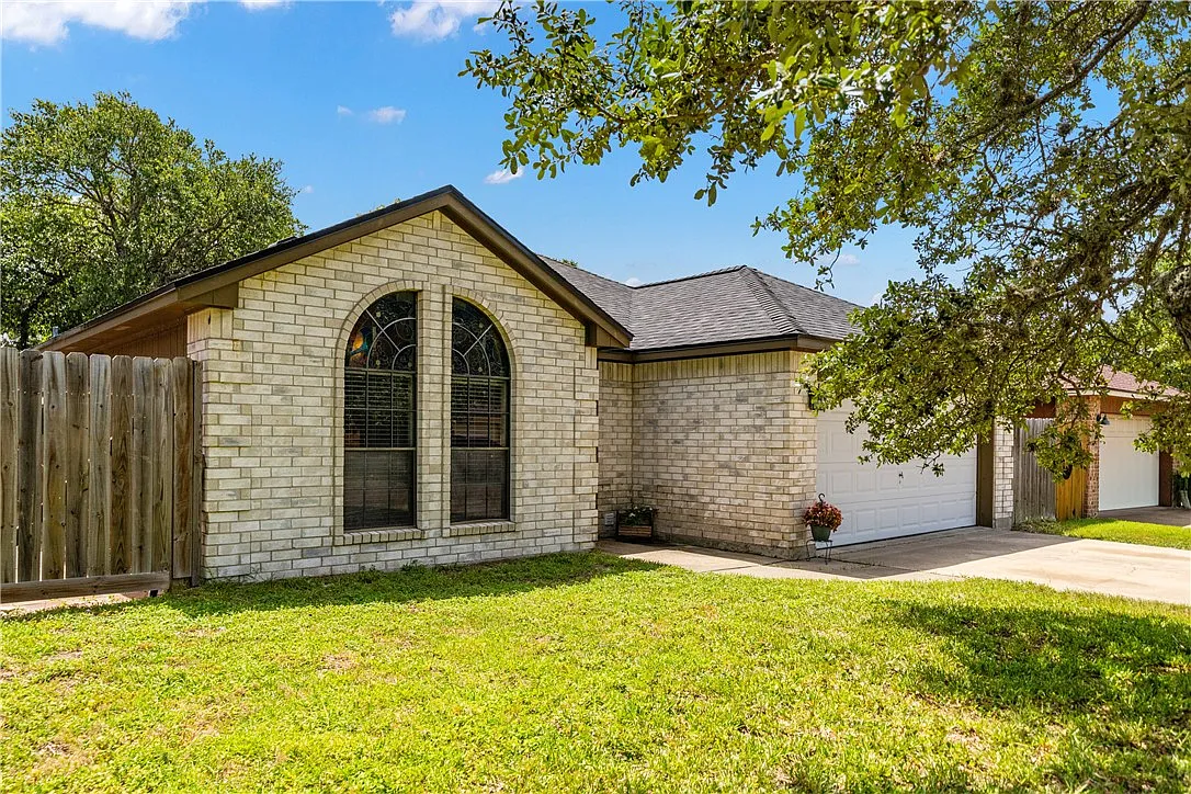 3 bed, 2.0 bath, 1131 sqft, $1,750 — Photo 3