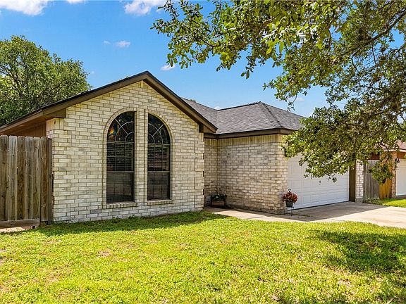 3rd image of 2094 Ridgewood Cir