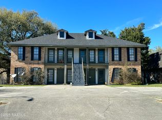102 Vaucluse Dr, Lafayette, LA 70507
