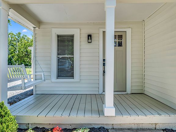 3rd image of 651 Ann Ave