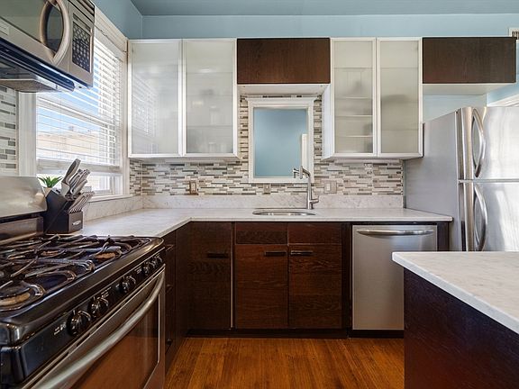 4th image of 86 Roseclair St #2