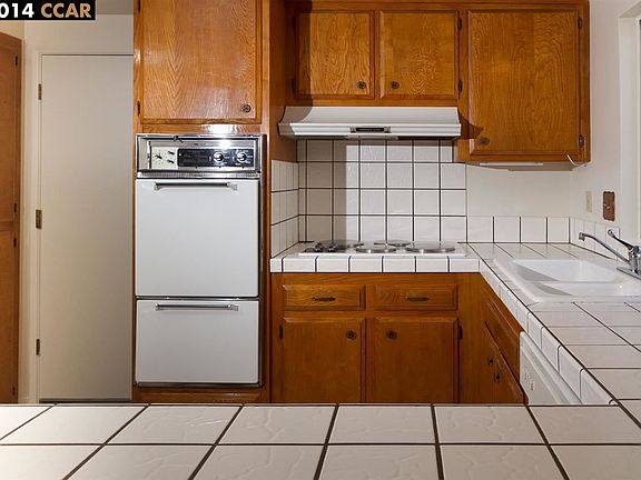 5th image of 3125 Barmouth Dr