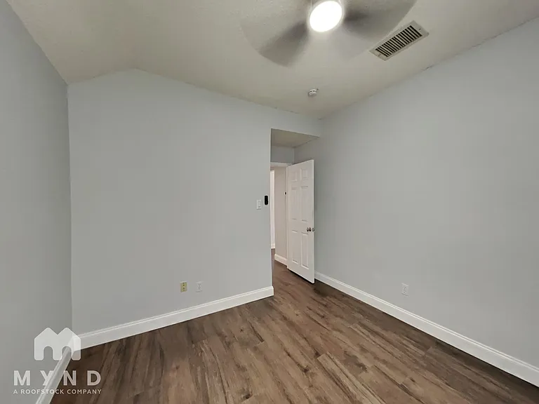 2616 Belmont Ct — Photo 17