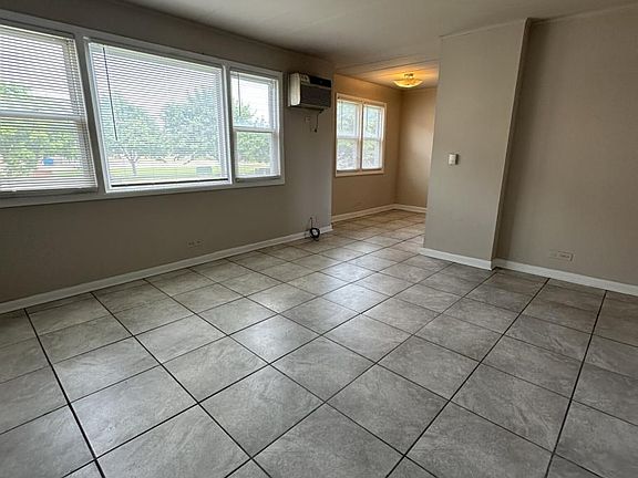 3rd image of 9610 Ivanhoe Ave #14