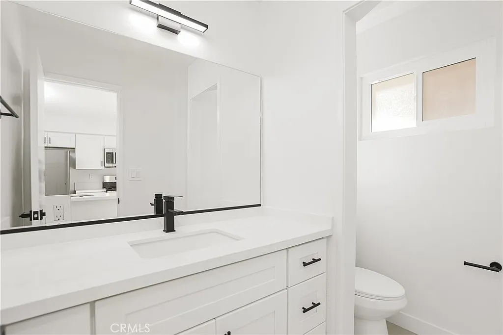 2 bed, 2.5 bath, 1200 sqft, $3,600 — Photo 4