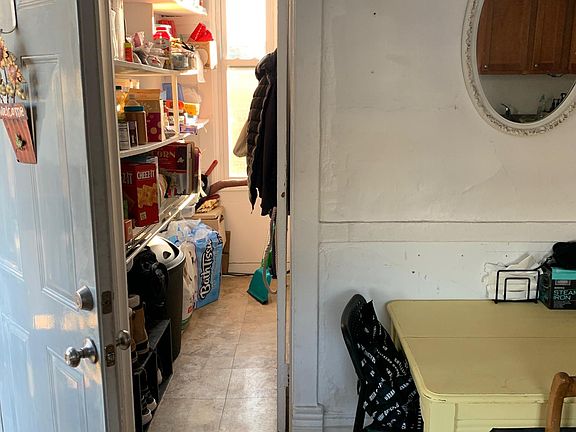 5th image of 1331 W Barry Ave #2