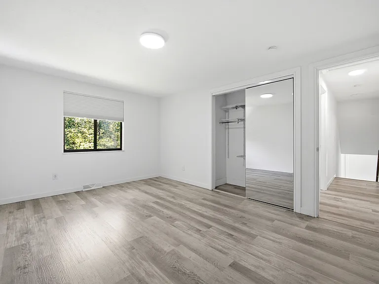 5864 Oval — Photo 17