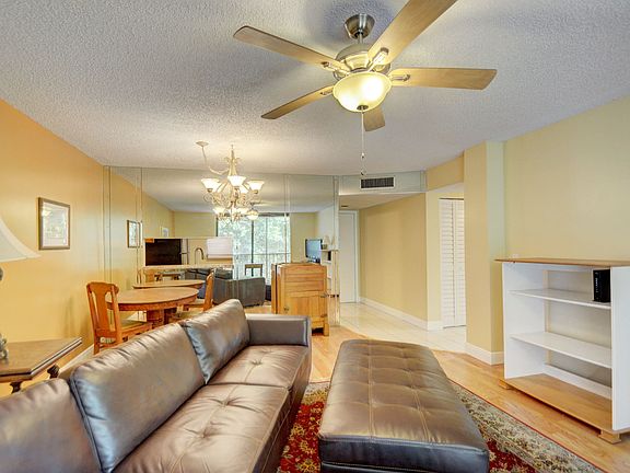 2nd image of 5280 Las Verdes Cir APT 313