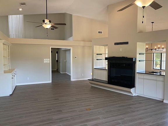 4th image of 302 Lakewood Dr
