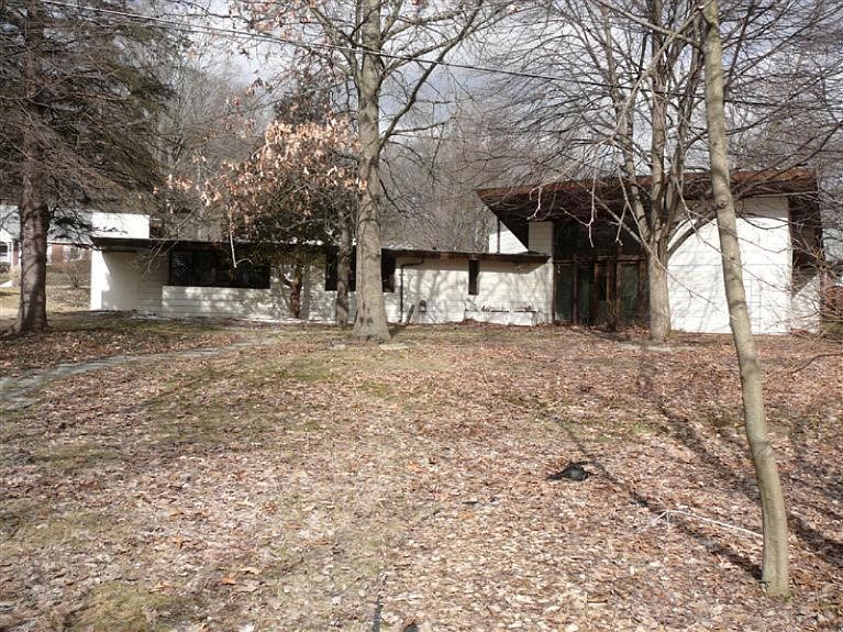 1st image of 42 Garden Ave