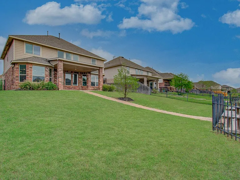 24331 Kee Cresta Ct — Photo 41