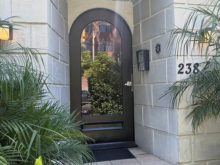 238 N Clark Dr #7 — Photo 2