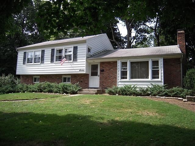 1st image of 16 Harwood Dr