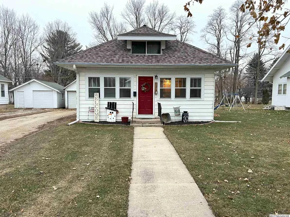 515 Maple St, Osage, IA 50461