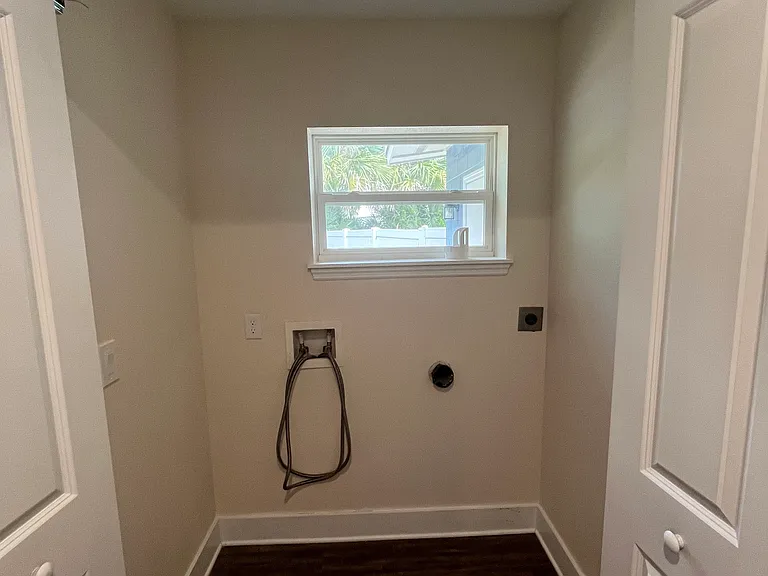 102 Driftwood Ln — Photo 8