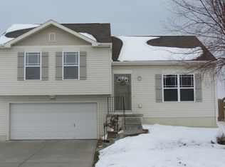 15812 Cottonwood St, Omaha, NE 68136