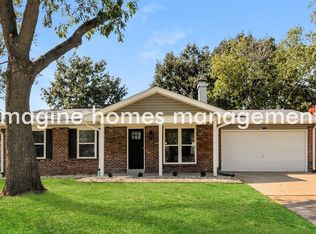 2717 Greenleaf Dr, Saint Charles, MO