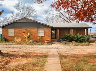 911 N Oak St, Guthrie, OK 73044