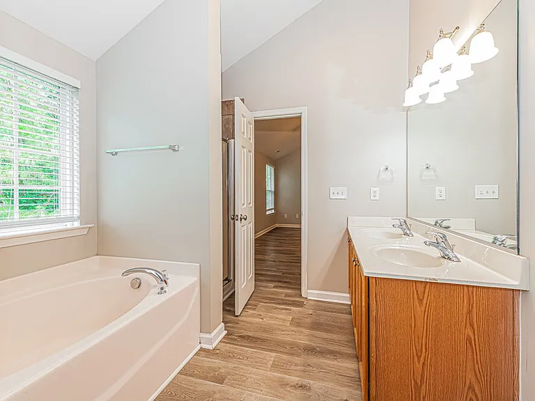 1549 Pebble Ridge Dr — Photo 9