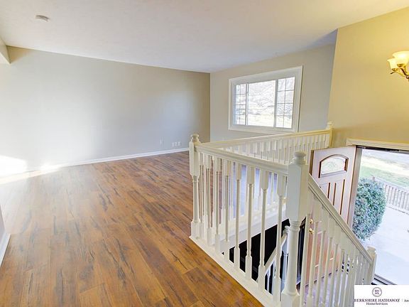 4th image of 2105 Lucille Dr