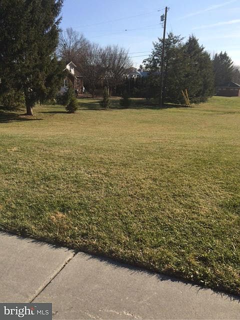 2nd image of 103 Kings View Ct